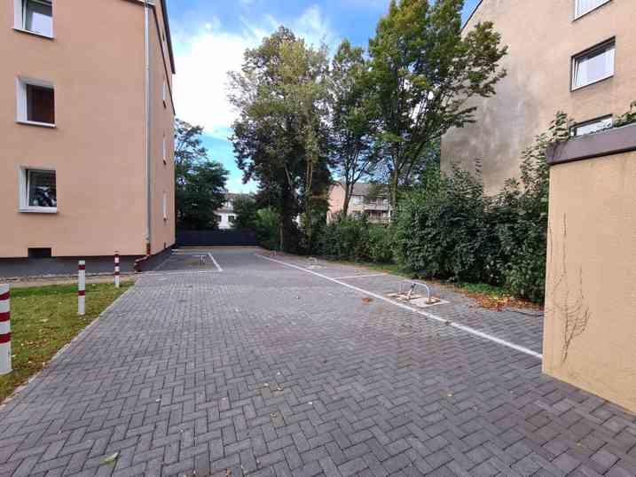 Außenstellplatz neben Hospitalstr. 33 zimmer