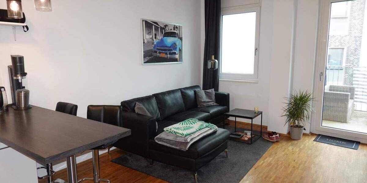 2 Zimmer Wohnung mit Fußbodenheizung und Balkon. EBK käuflich. Nur für eine Person geeignet. 2 zimmer