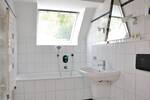 Stilvolles Generationenhaus: DHH, 7 Zimmer, 3 Bäder, großer Garten, Stellplatz