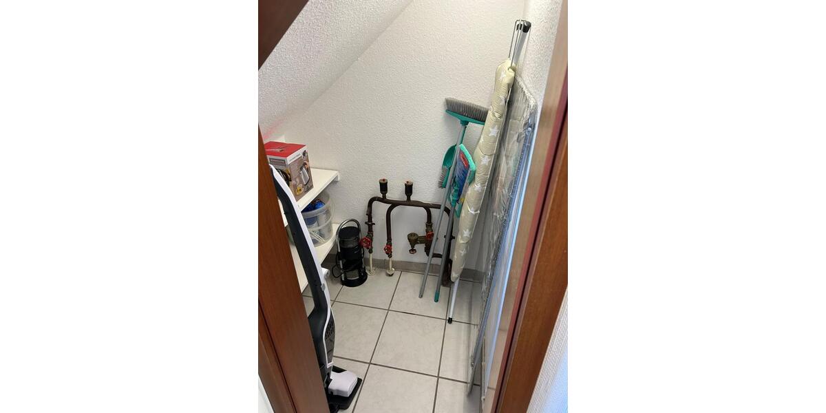 Dachgeschoßwohnung Mönchengladbach Süd - 1 Zimmer, 25 m&sup2;, 349&euro; | Angebot:25649511