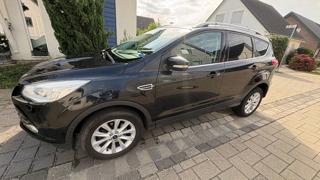 Ford Kuga 130.500 km 8.475 &euro; Viersen 41748