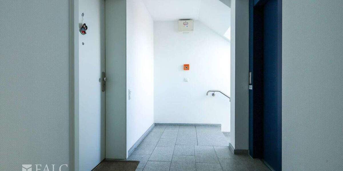 Etagenwohnung Grevenbroich Stadtmitte - 4 Zimmer, 110 m&sup2;, 349.000&euro; | Angebot:25696022