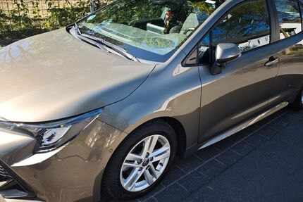 Toyota Corolla 52.100 km 19.000 &euro; Düsseldorf 40211
