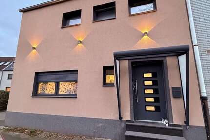 Haus zum Kaufen in Duisburg 429.000 € 146.89 m² 4 zimmer