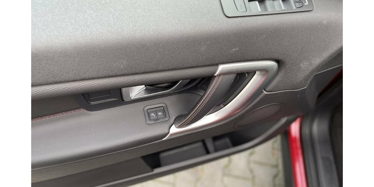 Land Rover Discovery Sport / Kamera/ Bi-Xenon/ AHK / Allrad 145.000 km 16.850 &euro; Mönchengladbach 41066