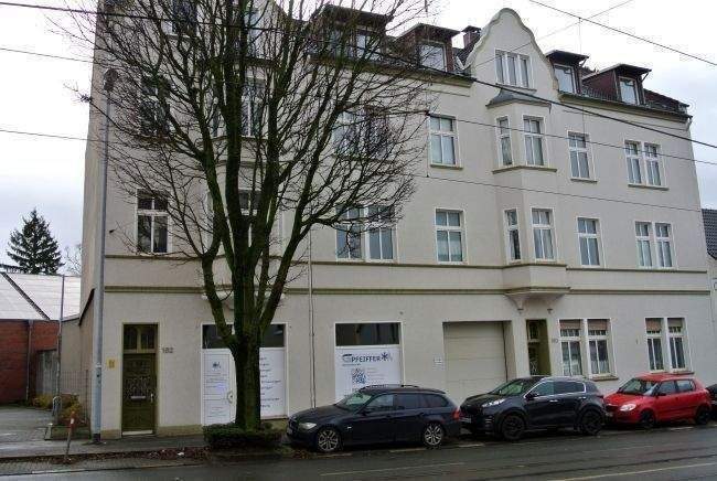 Im massiven beliebten Altbau werden Drei-Wohnungen zur Vermietung angeboten 3 zimmer