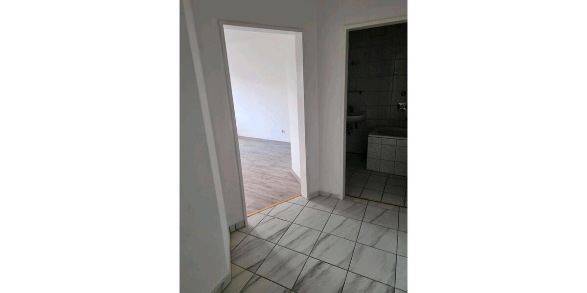 Etagenwohnung Mönchengladbach Süd - 3 Zimmer, 83 m&sup2;, 1.300&euro; | Angebot:26127004