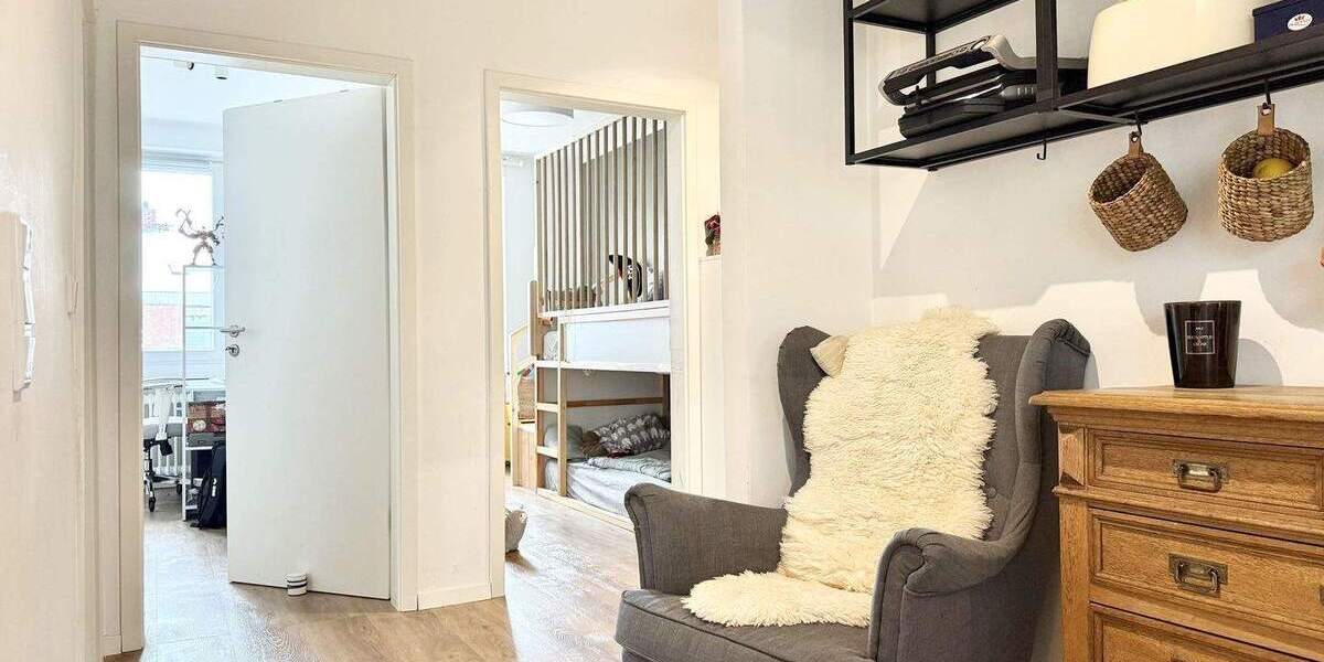 Stilvolle 4-Zimmer-Wohnung im 2. Obergeschoss - nahezu kernsaniert & modern geschnitten 4 zimmer