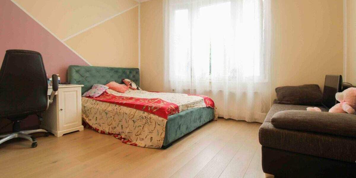 Charmantes Zweifamilienhaus mit vielseitigen Nutzungsmöglichkeiten in Mülheim an der Ruhr 7 zimmer