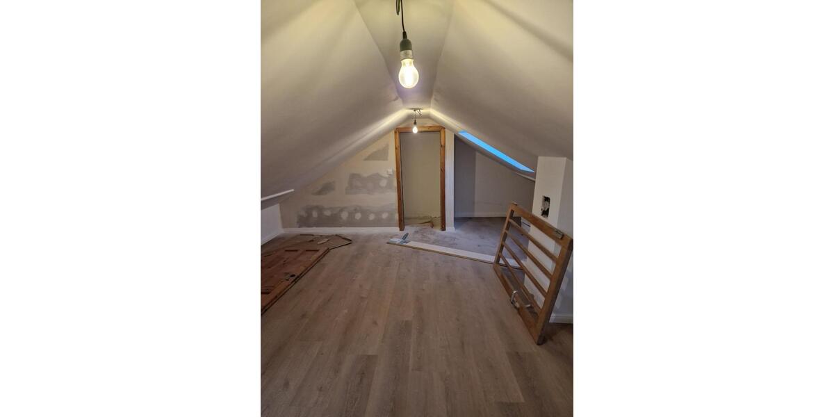 Erstbezug nach Sanierung – 4-Zimmer-Wohnung mit großem Balkon 4 zimmer