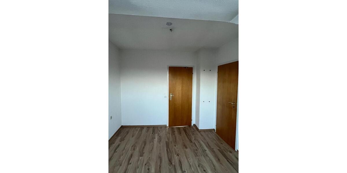 Dachgeschoßwohnung Meerbusch Kierst - 3.5 Zimmer, 85 m&sup2;, 1.067&euro; | Angebot:26413477