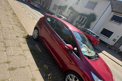 Ford Fiesta 118.100 km 3.300 &euro; Duisburg 47198