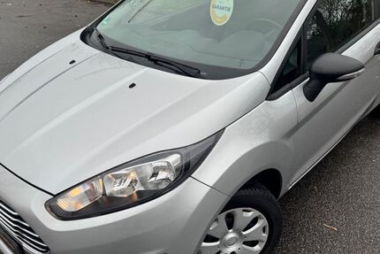 Ford Fiesta 79.800 km 5.449 &euro; Düsseldorf 40231