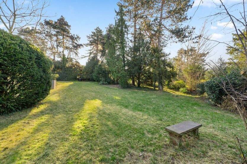 Exklusives Baugrundstück mit Südausrichtung - Gestalten Sie Ihr Traumhaus