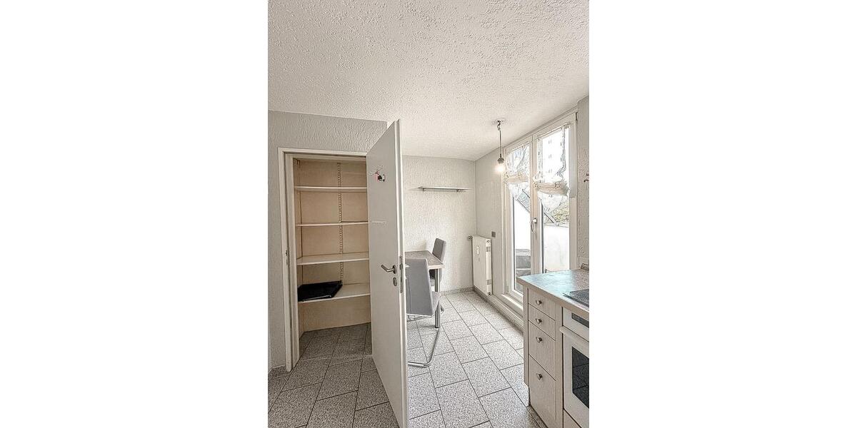 Dachgeschoßwohnung Oberhausen - 2.5 Zimmer, 77 m&sup2;, 790&euro; | Angebot:25790449