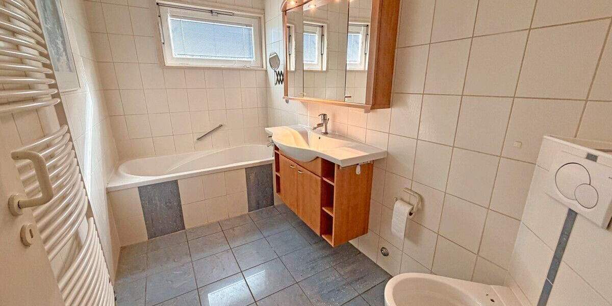 Einfamilienhaus Moers Utfort - 5 Zimmer, 203 m&sup2;, 379.000&euro; | Angebot:25684460