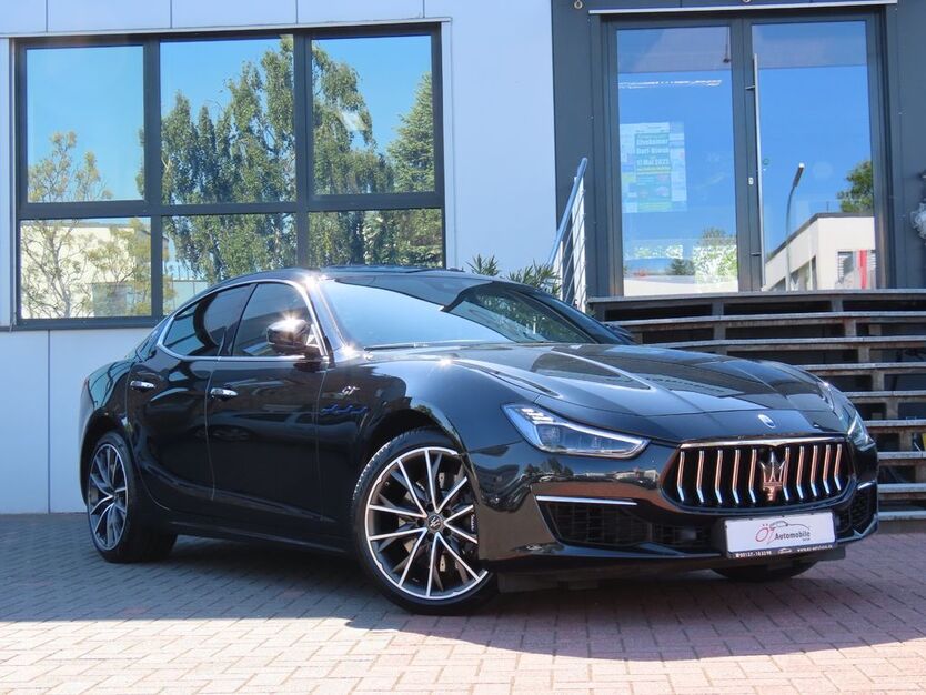 Maserati Ghibli 28.638 km 49.900 € Neuss 41469