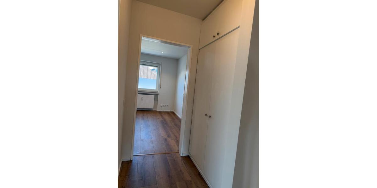 Dachgeschoßwohnung Langenfeld (Rheinland) - 3 Zimmer, 87 m&sup2;, 1.200&euro; | Angebot:26301690