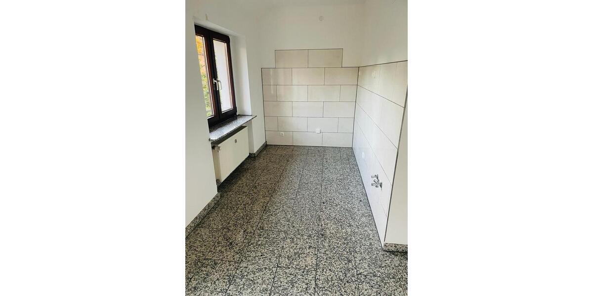 Etagenwohnung Düsseldorf Oberbilk - 2 Zimmer, 76 m&sup2;, 920&euro; | Angebot:25238057