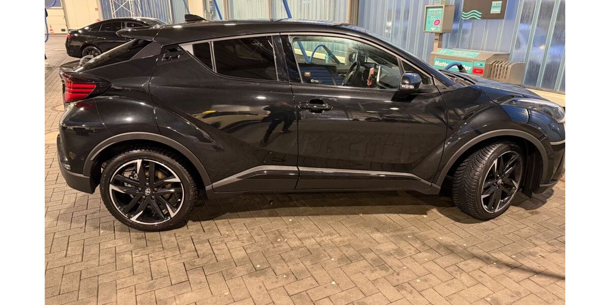Toyota C-HR 17.500 km 26.000 &euro; Wuppertal 42117