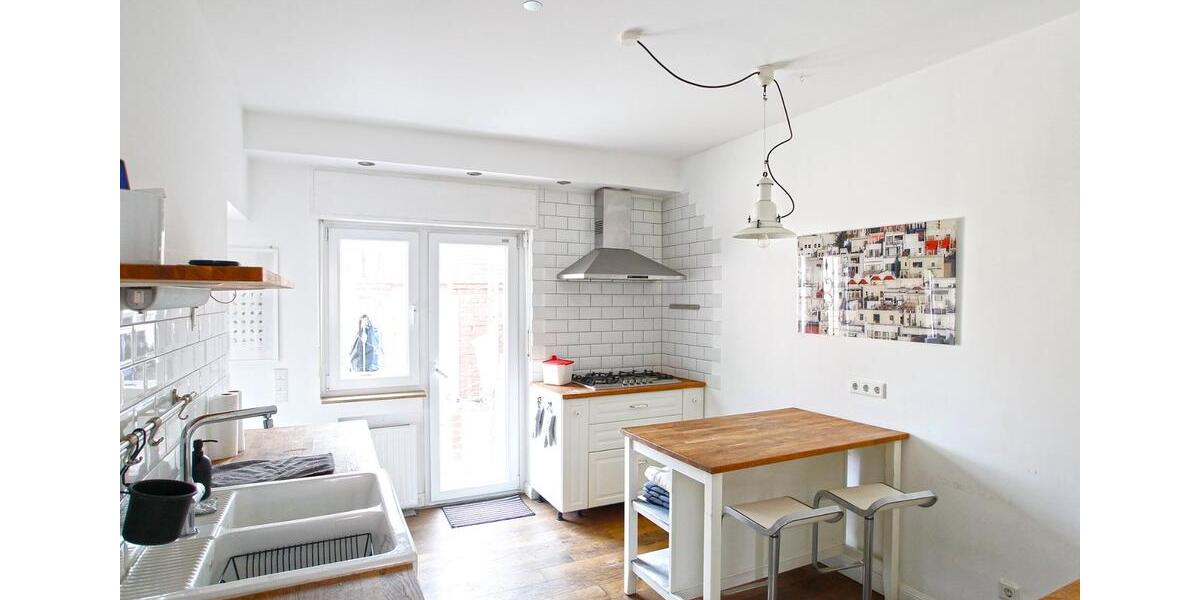 Kernsaniertes Haus mit großem Garten in NE-Holzheim 6 zimmer