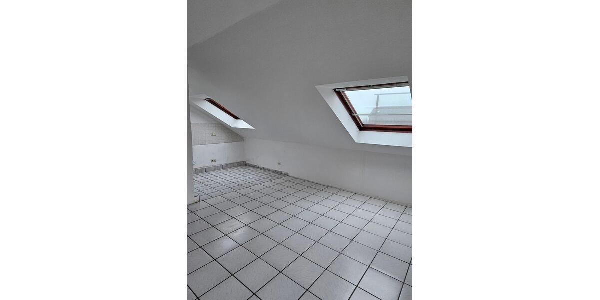 Dachgeschoßwohnung Duisburg Rheinhausen - 1 Zimmer, 40 m&sup2;, 320&euro; | Angebot:26444534