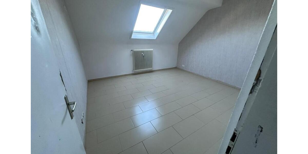 Etagenwohnung Solingen Wald - 4 Zimmer, 115 m&sup2;, 1.150&euro; | Angebot:26381669