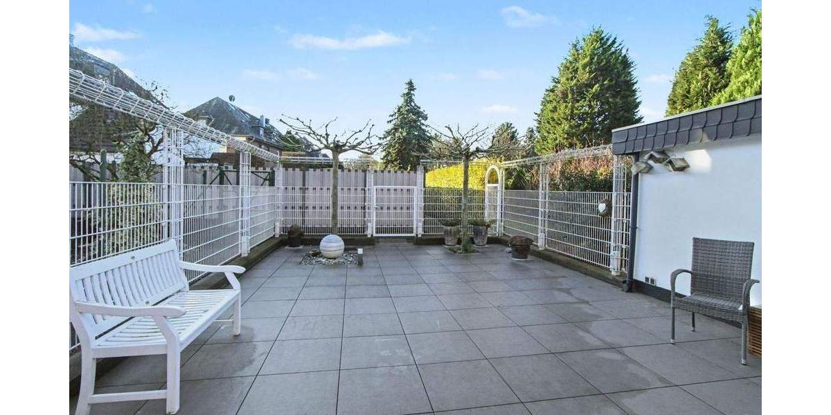 Top gepflegtes Reihenmittelhaus: In zentraler und ruhiger Lage von Moers 5 zimmer