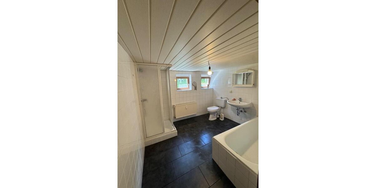 Etagenwohnung Düsseldorf Niederkassel - 4 Zimmer, 106 m&sup2;, 950&euro; | Angebot:26608721