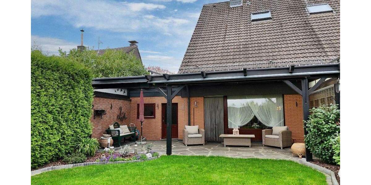 Gibt es ja doch ! Klassische kleine Doppelhaushälfte in schöner Lage von Kaarst - Vorst 4 zimmer