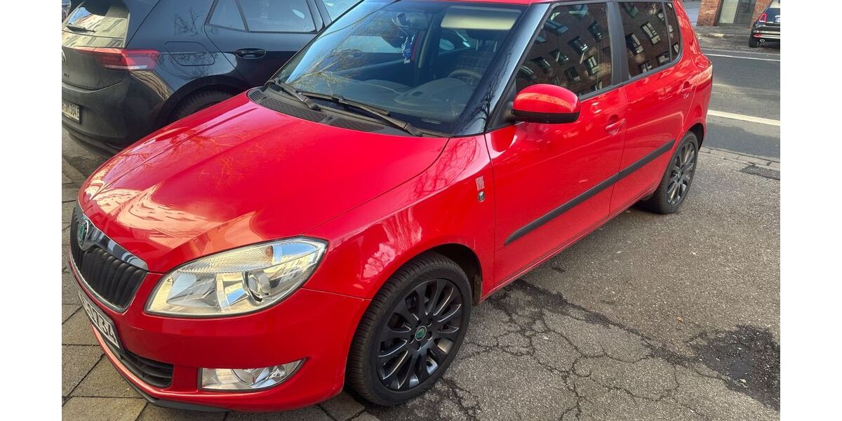 Skoda Fabia 114.000 km 4.900 &euro; Düsseldorf 40233