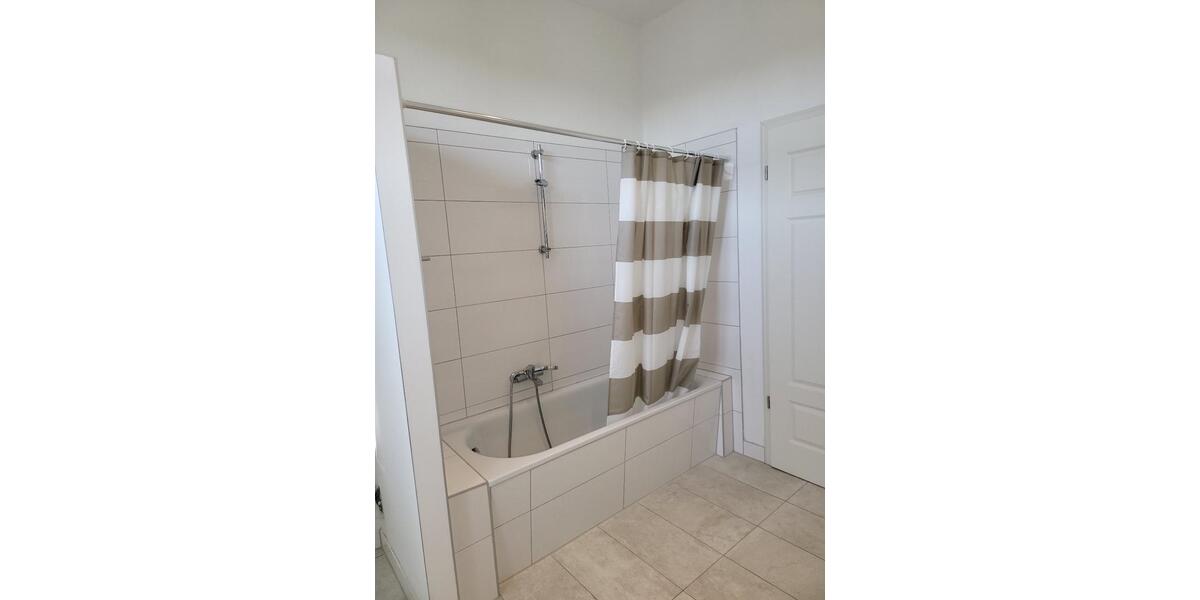 Erdgeschoßwohnung Wuppertal Arrenberg - 2 Zimmer, 67 m&sup2;, 695&euro; | Angebot:26396568
