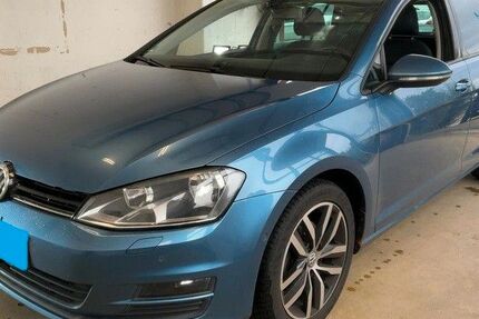 VW Golf 147.238 km 3.800 € Köln 50733