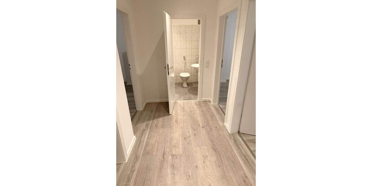 Etagenwohnung Düsseldorf Rath - 3 Zimmer, 64 m&sup2;, 790&euro; | Angebot:25683581