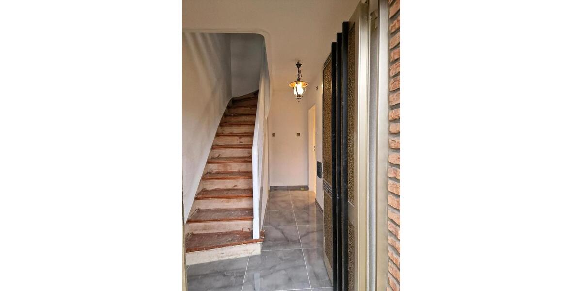 Erstbezug nach Sanierung – 4-Zimmer-Wohnung mit großem Balkon 4 zimmer