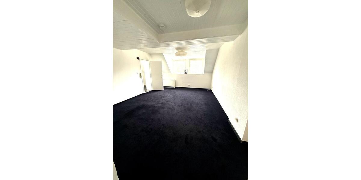 Dachgeschoßwohnung Krefeld - 3 Zimmer, 61 m&sup2;, 890&euro; | Angebot:25637296