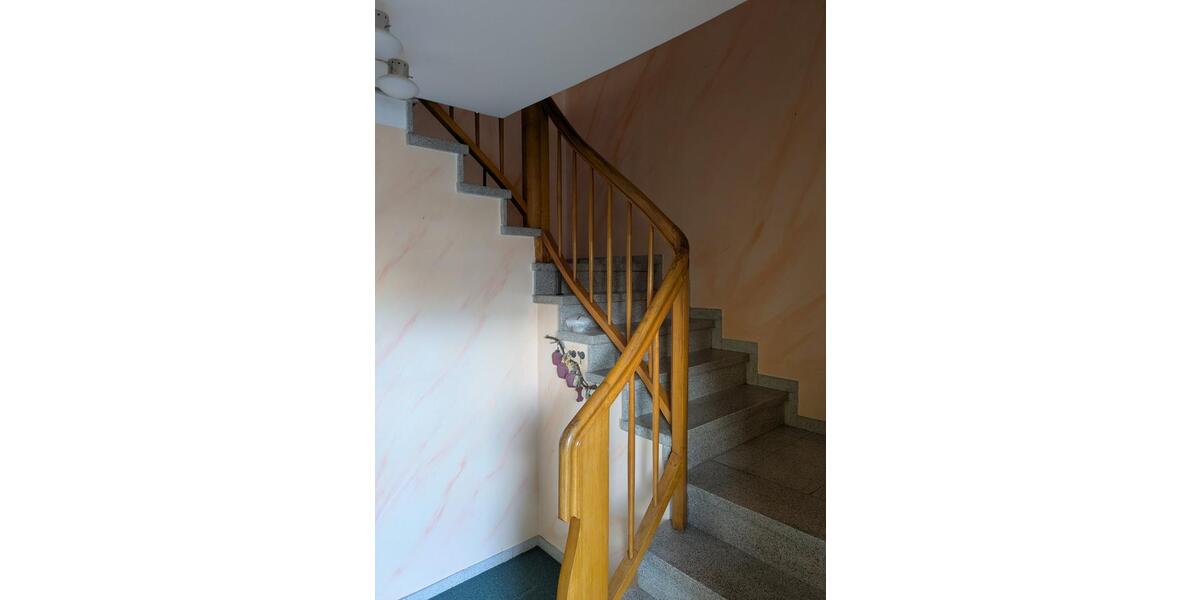 Zwei-Familien-Reihenendhaus mit viel Platz für Hobby und Garten zimmer