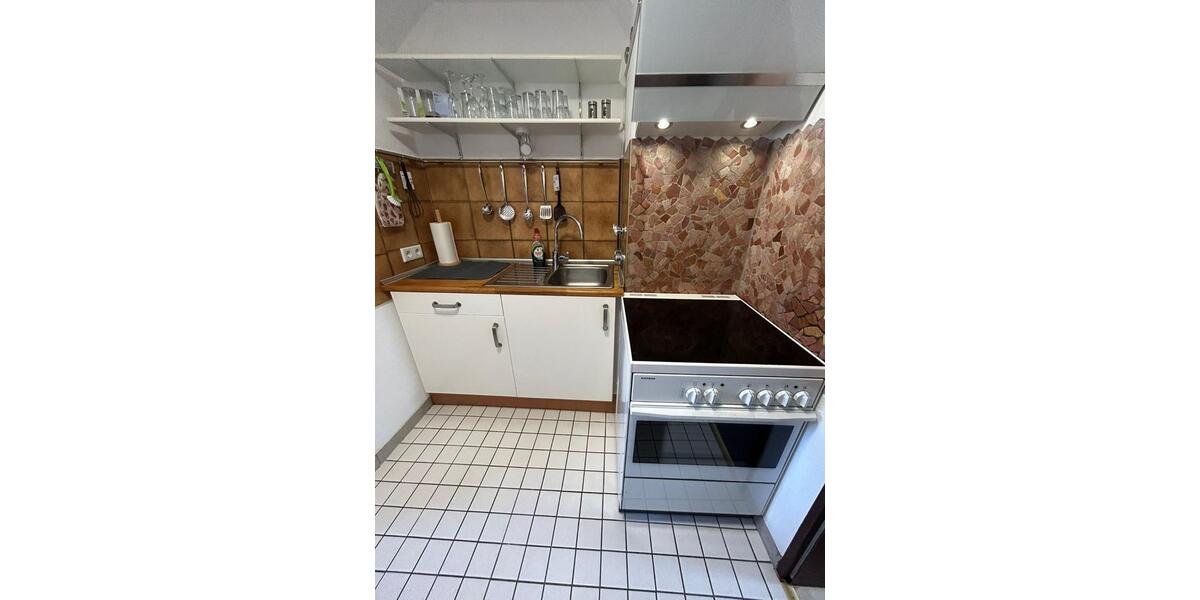 Dachgeschoßwohnung Mönchengladbach Süd - 1 Zimmer, 25 m&sup2;, 349&euro; | Angebot:25649511