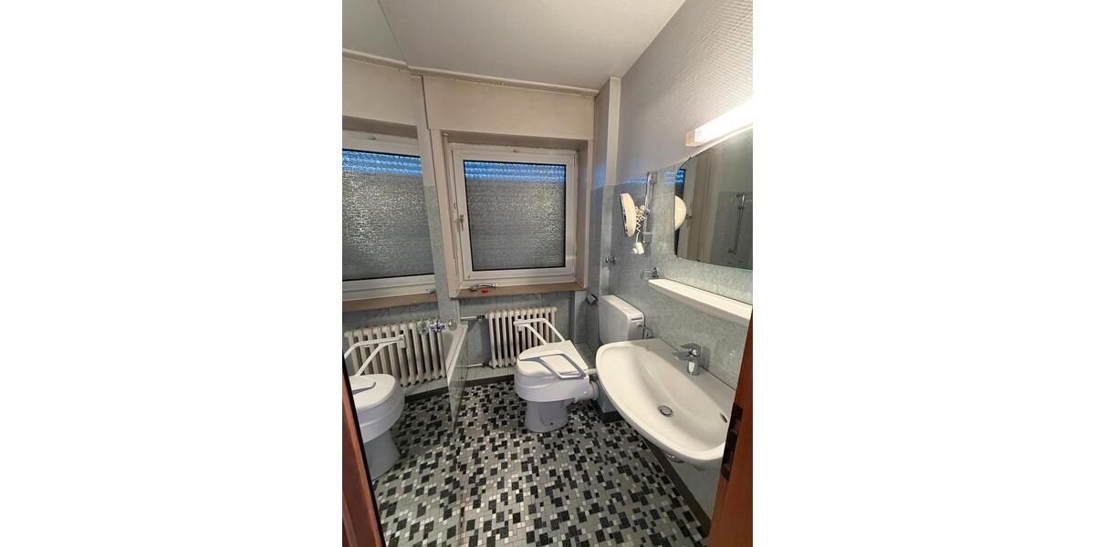 4,5 Zi. Mietwohnung mit Garten in Düsseldorf-Garath 4.5 zimmer