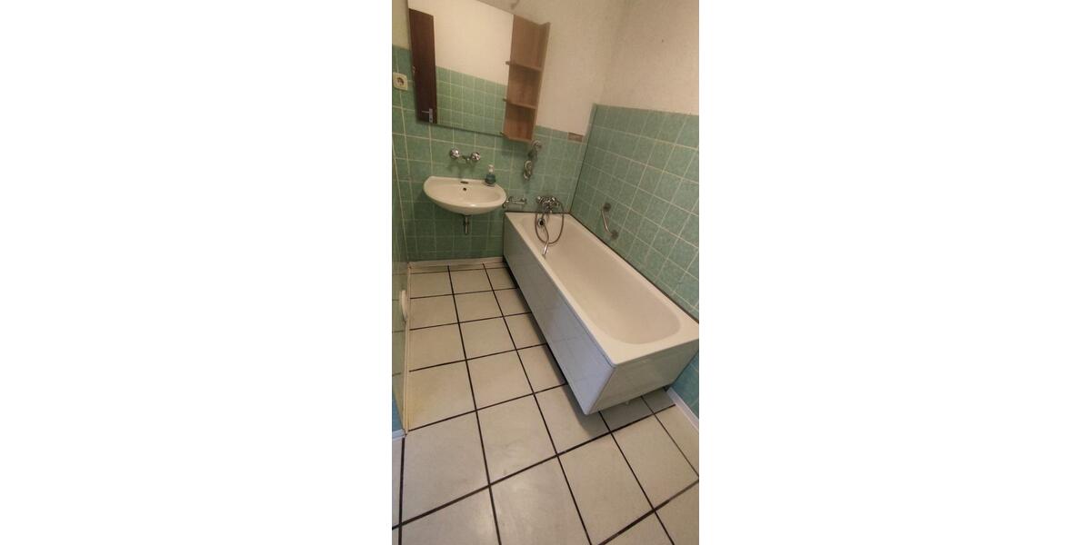 Etagenwohnung Duisburg Essenberg - 2.5 Zimmer, 68 m&sup2;, 660&euro; | Angebot:26414562