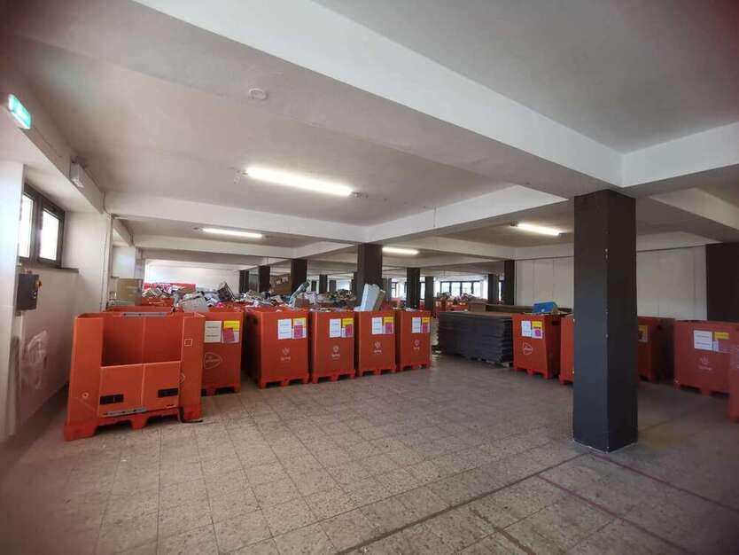 Halle in Düsseldorf 4.700 € 1000 m²