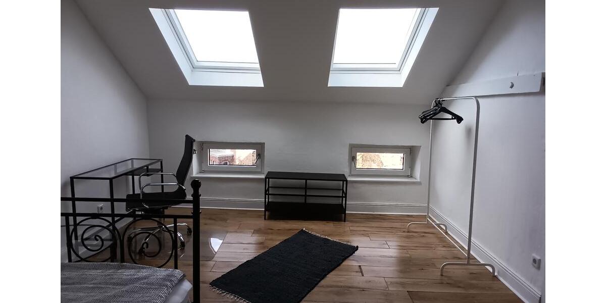 Dachgeschoßwohnung Mönchengladbach - 1 Zimmer, 20 m&sup2;, 450&euro; | Angebot:25649491