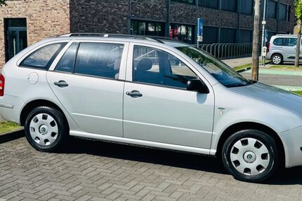 Skoda Fabia 170.000 km 1.350 € Düsseldorf 40223