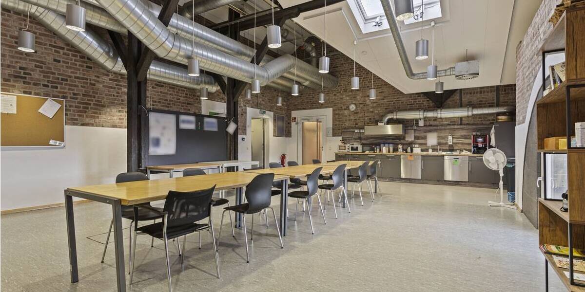 GEWERBEFLÄCHE MIT 586 m² IN TRADITIONS-LIEGENSCHAFT ZU MIETEN 8 zimmer