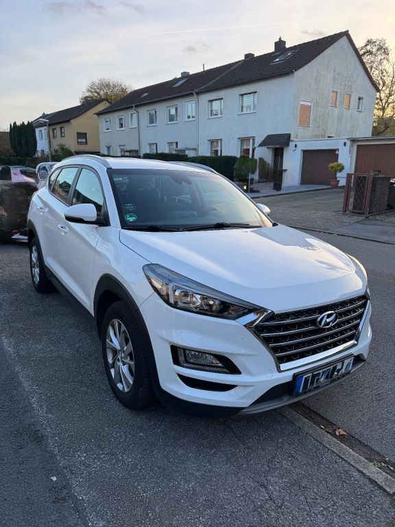 Hyundai TUCSON 48.300 km 19.990 € Essen 45141