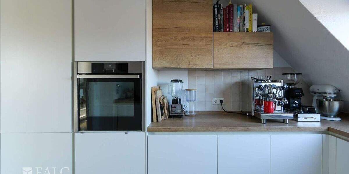 Etagenwohnung Grevenbroich Stadtmitte - 4 Zimmer, 110 m&sup2;, 349.000&euro; | Angebot:25645446