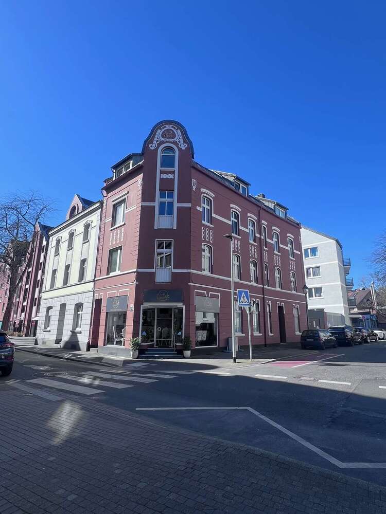 Haus zum Kaufen in Düsseldorf 1.250.000 € 236 m²