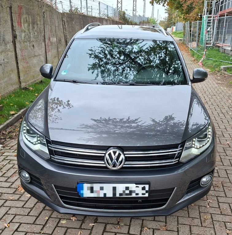 VW Tiguan 145.000 km 10.990 € Düsseldorf 40227
