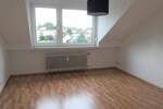 Lev.-Quettingen, helle freundliche renovierte Wohnung im DG, 2 Zimmer, 55 m², Küche, Wannenbad 2 zimmer