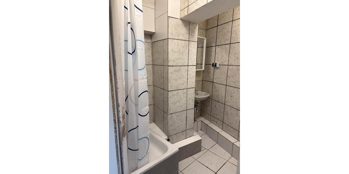 Erdgeschoßwohnung Duisburg Duisburg-Mitte - 1 Zimmer, 16 m&sup2;, 396&euro; | Angebot:26330099